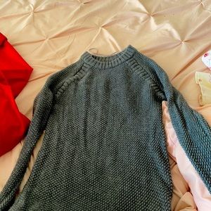 Grey long sleeve Lululemon sweater